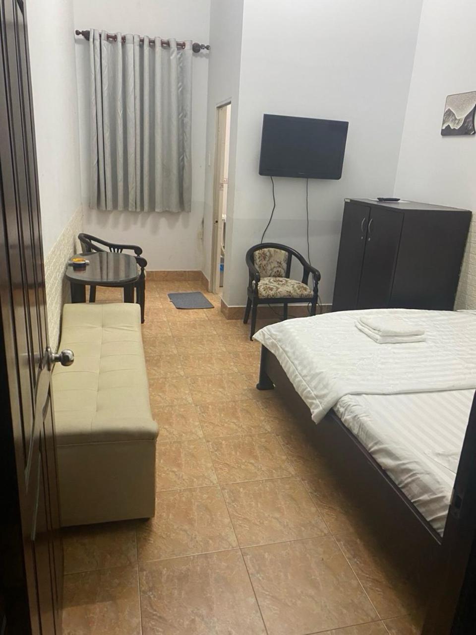 Khach San Khanh Du - Khanh Du Hotel 비엔호아 외부 사진